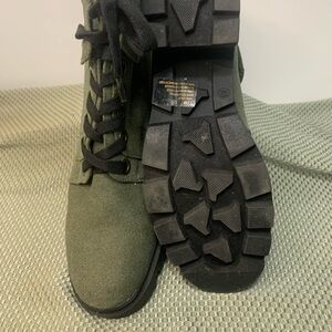 Maurice’s green combat boot